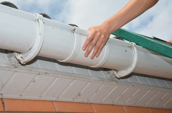 Gutter Reattachment in Parrish